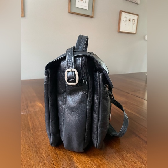 SOLD Vintage Harley Davidson Genuine Leather Bag - Picture 12 of 15